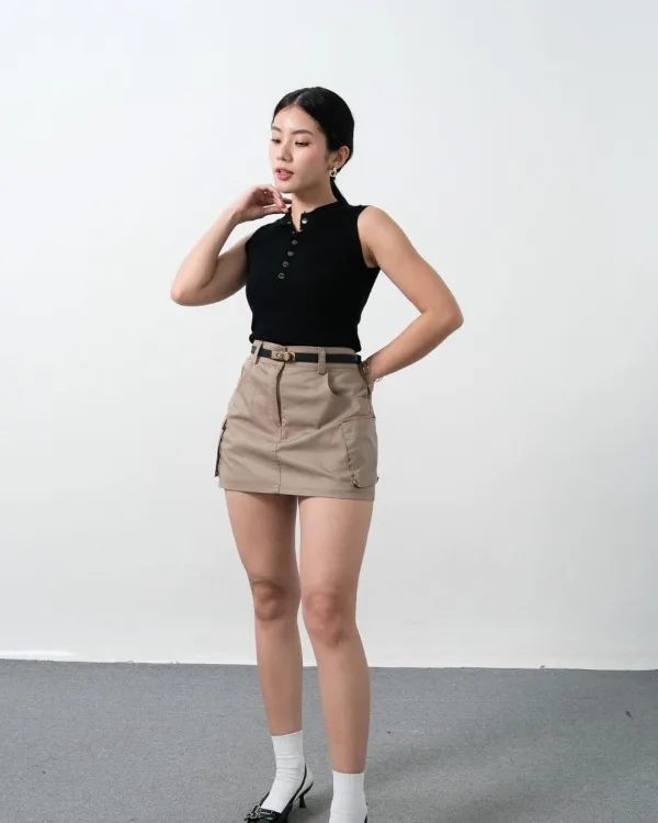 Jeslyne Sleeveless Knit Top (Special Black)